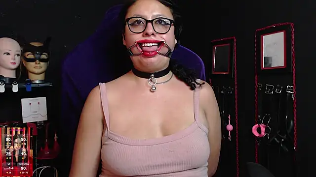 Fetishdoll_BDSM Webcam-Show