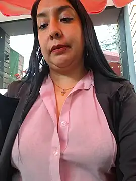 keny__a Adlı Modelin Canlı XXX Sohbeti