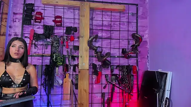 alexia_aitanaa_'s Webcam Show