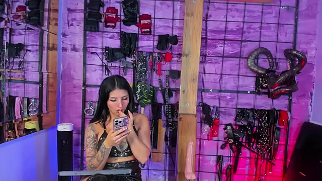 alexia_aitanaa_'s Webcam Show