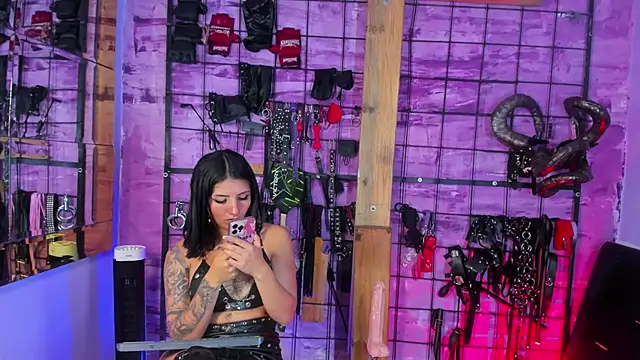 alexia_aitanaa_'s Webcam Show