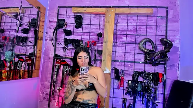 alexia_aitanaa_'s Webcam Show