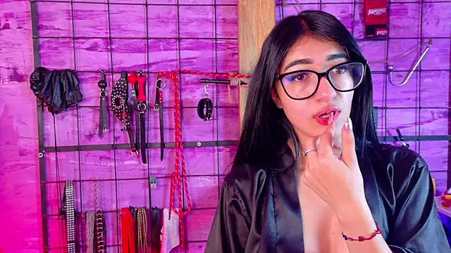 alexia_aitanaa_ Show in webcam