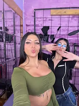 Chatroom XXX en direct de alexia_aitanaa_