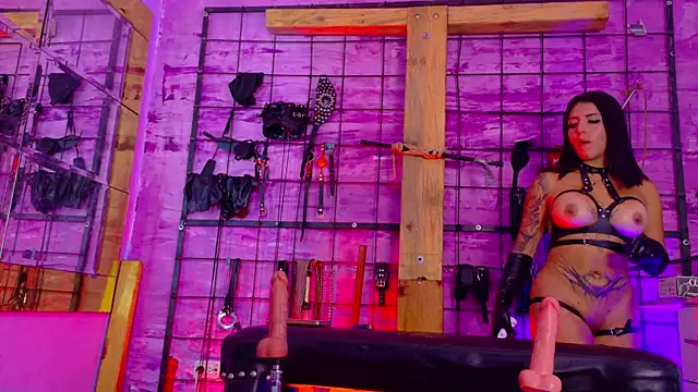 alexia_aitanaa_'s Webcam Show