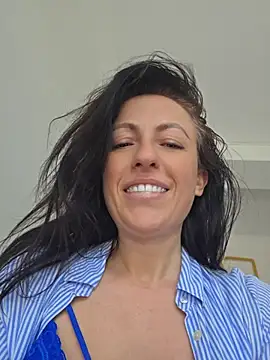 Risky_woman Adlı Modelin Web Kamerası Şovu