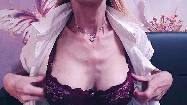 BlondPussy Show in webcam
