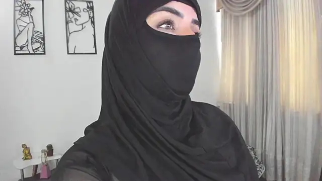 Uzra_hayed's Webcam Show