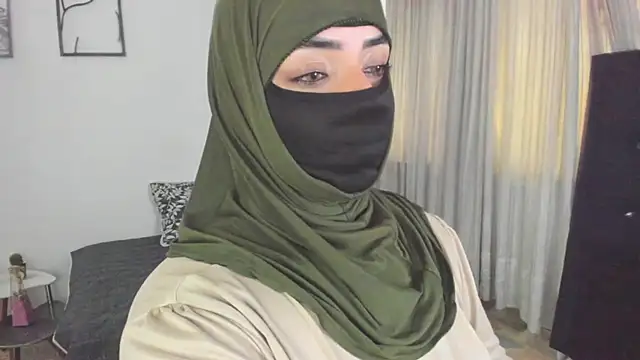 Uzra_hayed's Webcam Show