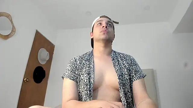 Latin_boy_surprisee Webcam show