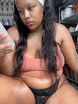 MimiCurves Adlı Modelin Canlı XXX Sohbeti