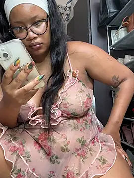 MimiCurves – Live XXX-chat