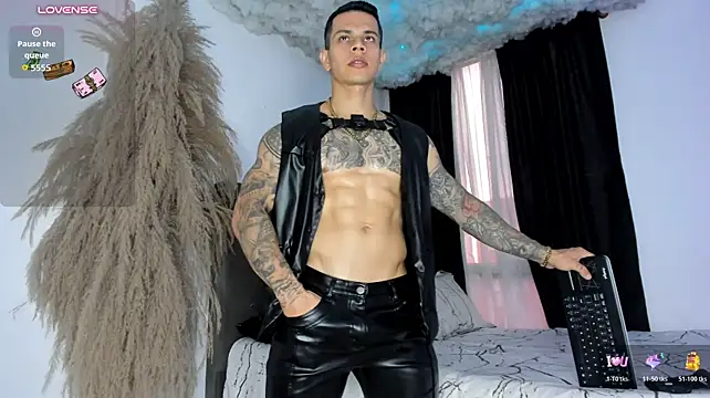Aron_Darkn Webbikameraesitys