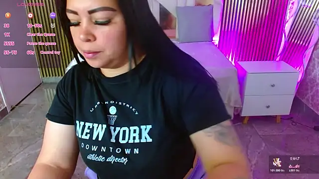 martinna_tay Adlı Modelin Canlı XXX Sohbeti