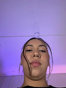 دردشة AliceHanz الجنسية المباشرة