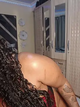 Spotty_Coochie élő XXX-chatje