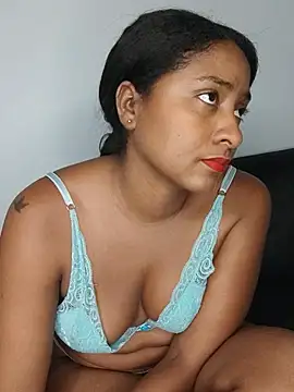 Berry_Bans' Live XXX Chat