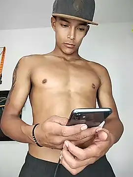 عرض كام Demiansteven444