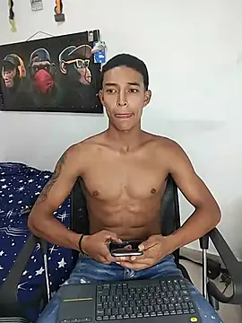 Show modela Demiansteven444 na web-kameri