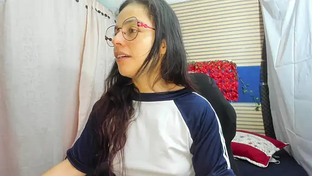 rosse_2504 Adlı Modelin Canlı XXX Sohbeti