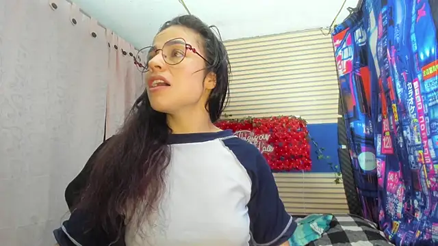 rosse_2504 Chat XXX in diretta