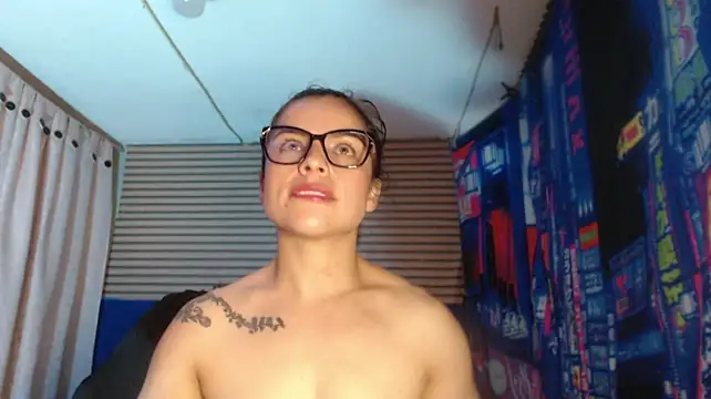 rosse_2504's Live XXX Chat