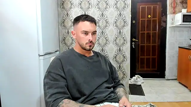 عرض كام Jonmusclemaster