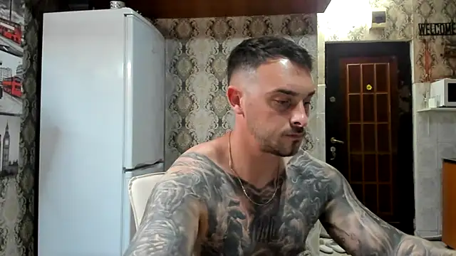 Show modela Jonmusclemaster na web-kameri
