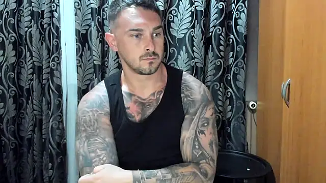 Show de Jonmusclemaster na webcam