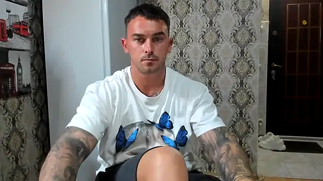 Jonmusclemaster Adlı Modelin Web Kamerası Şovu
