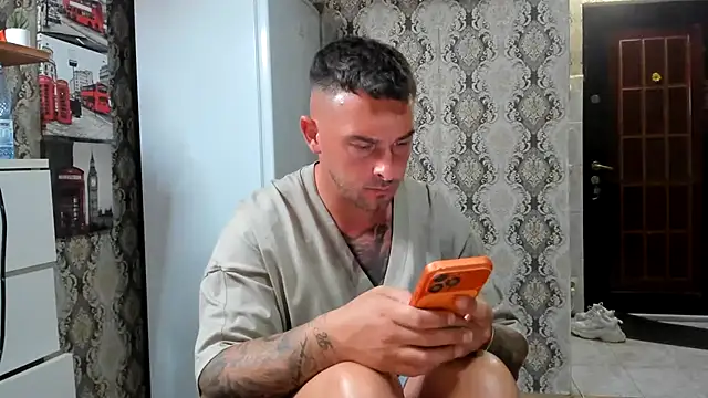Jonmusclemaster's Webcam Show