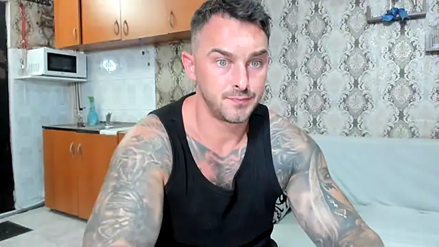 Jonmusclemaster Adlı Modelin Web Kamerası Şovu