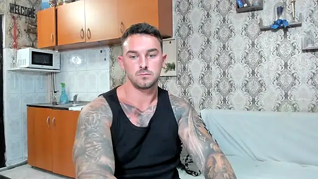 عرض كام Jonmusclemaster