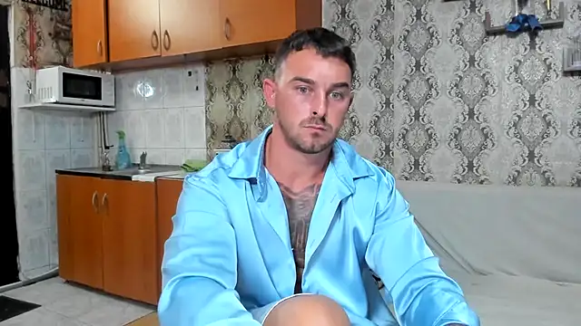 Jonmusclemaster 网络视讯表演