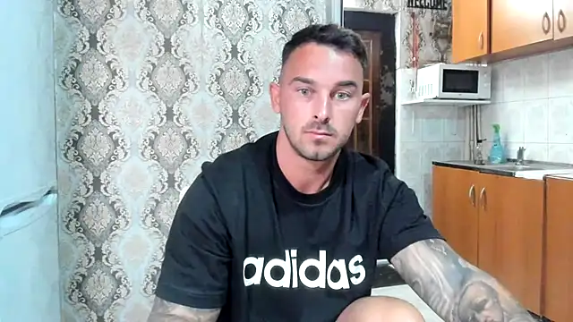 Jonmusclemaster 网络视讯表演