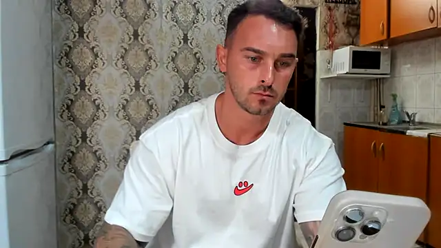 Jonmusclemaster's Webcam Show