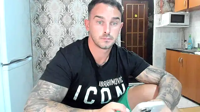 Jonmusclemaster Adlı Modelin Web Kamerası Şovu