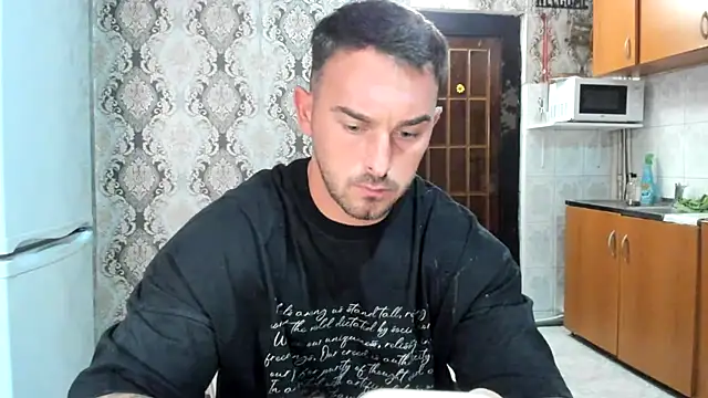 Jonmusclemaster 网络视讯表演