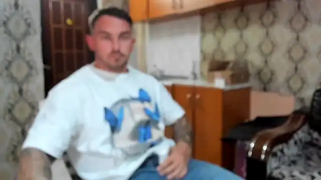 Jonmusclemaster Adlı Modelin Web Kamerası Şovu