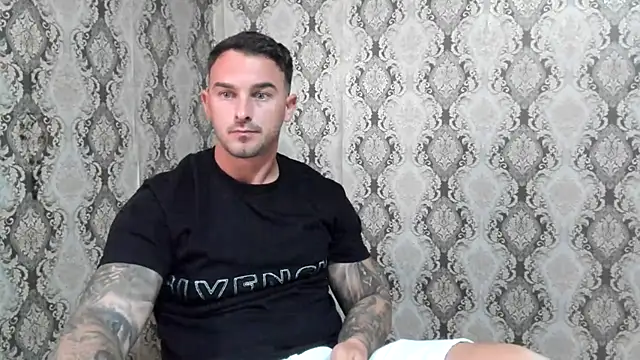 Jonmusclemaster Adlı Modelin Web Kamerası Şovu