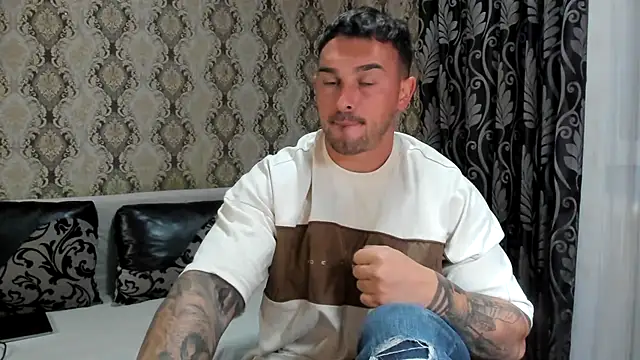 عرض كام Jonmusclemaster