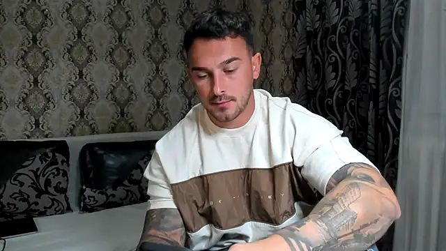 Jonmusclemaster Webcam show