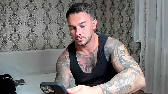 Jonmusclemaster Webcam Show