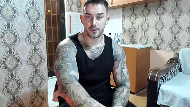 Jonmusclemaster: διαδικτυακό σόου στην κάμερα