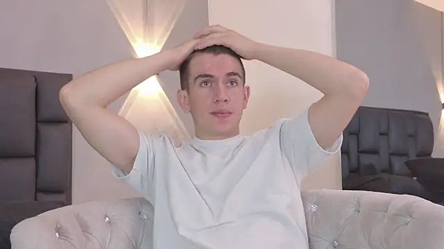 Chat +18 de MikaelSlow ao vivo