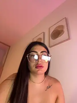 Mia_222 Webcam-Show