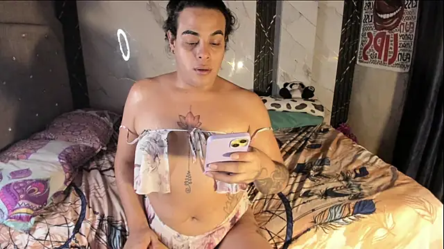 tattys_sexy: διαδικτυακό σόου στην κάμερα