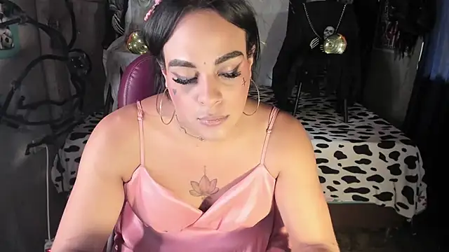 Pokazy przed kamerką – tattys_sexy