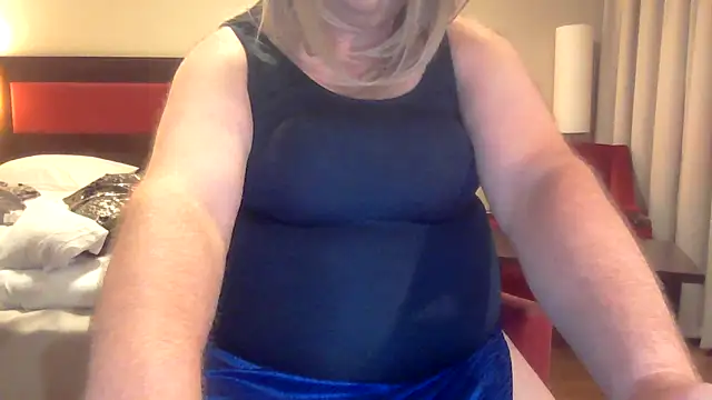 hugemaleboobs Webcam Show