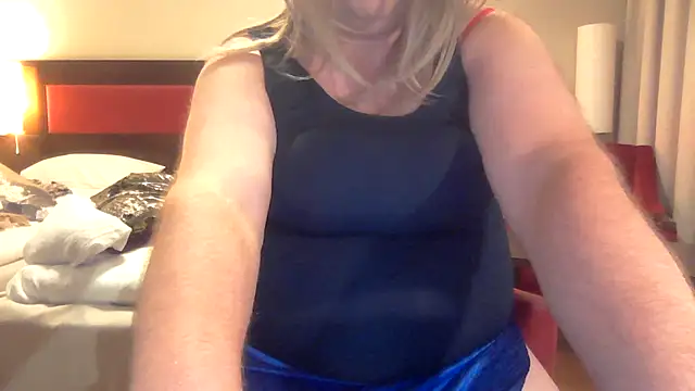 hugemaleboobs Webcam Show